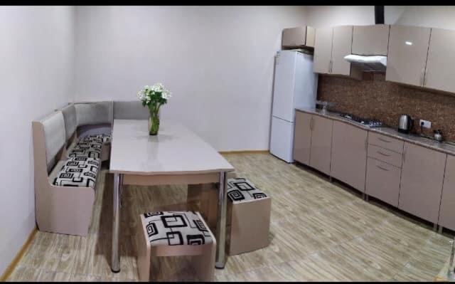 Ana-Maria Bnb Bed & Breakfast Tat'ev Eksteriør bilde