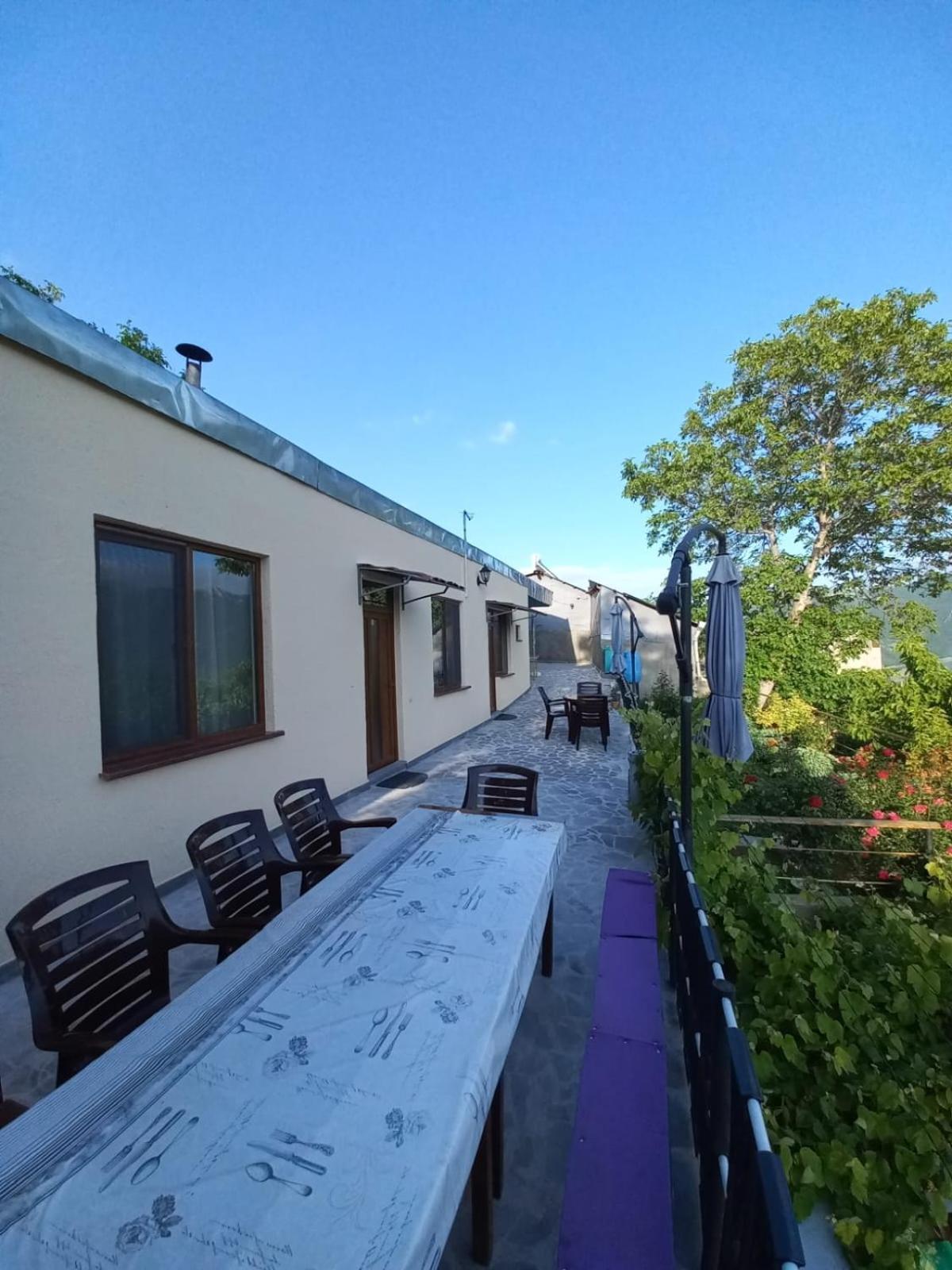 Ana-Maria Bnb Bed & Breakfast Tat'ev Eksteriør bilde