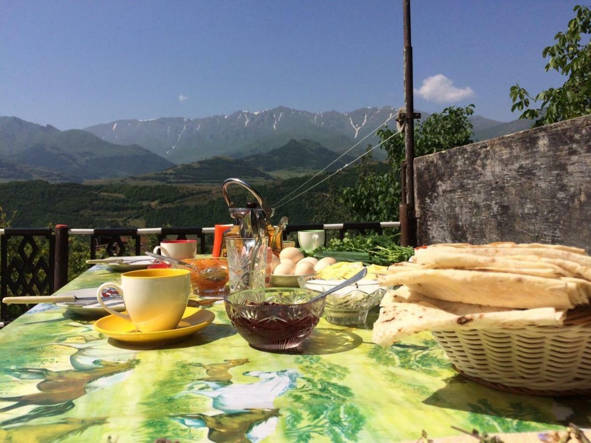 Ana-Maria Bnb Bed & Breakfast Tat'ev Eksteriør bilde